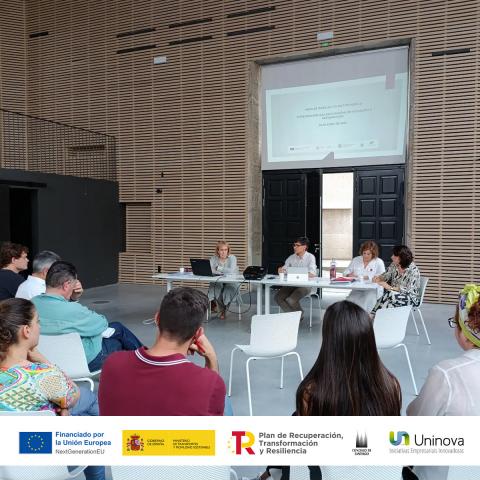 O Concello reuniuse cos sectores implicados e interesados (Horeca, ocio nocturno, comercio, empresas de distribución ou a propia veciñanza) para buscar a súa colaboración na definición do novo modelo da plataforma.