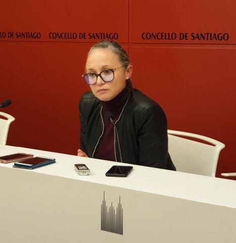 A Concelleira Marta Abal nunha rolda de prensa